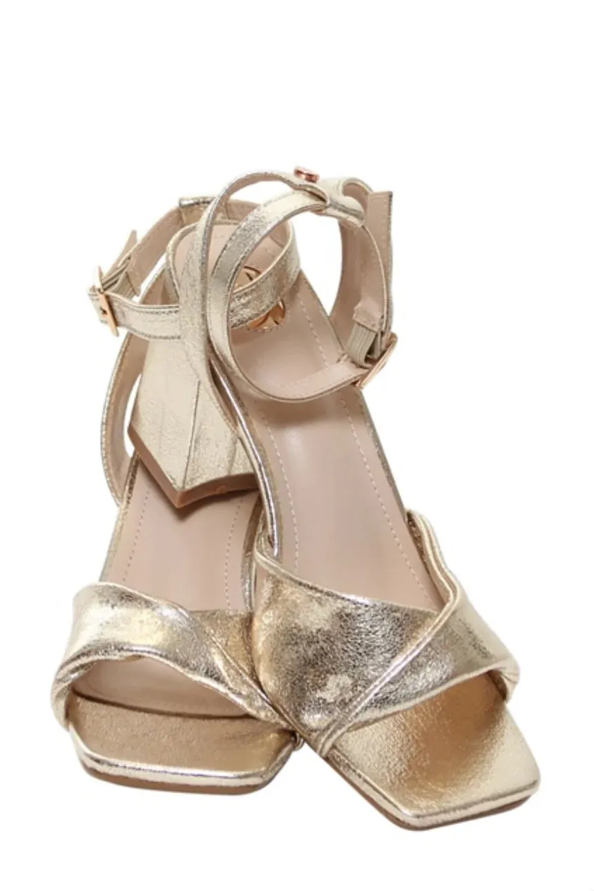 4-A1669GG Casey Gold Sandal