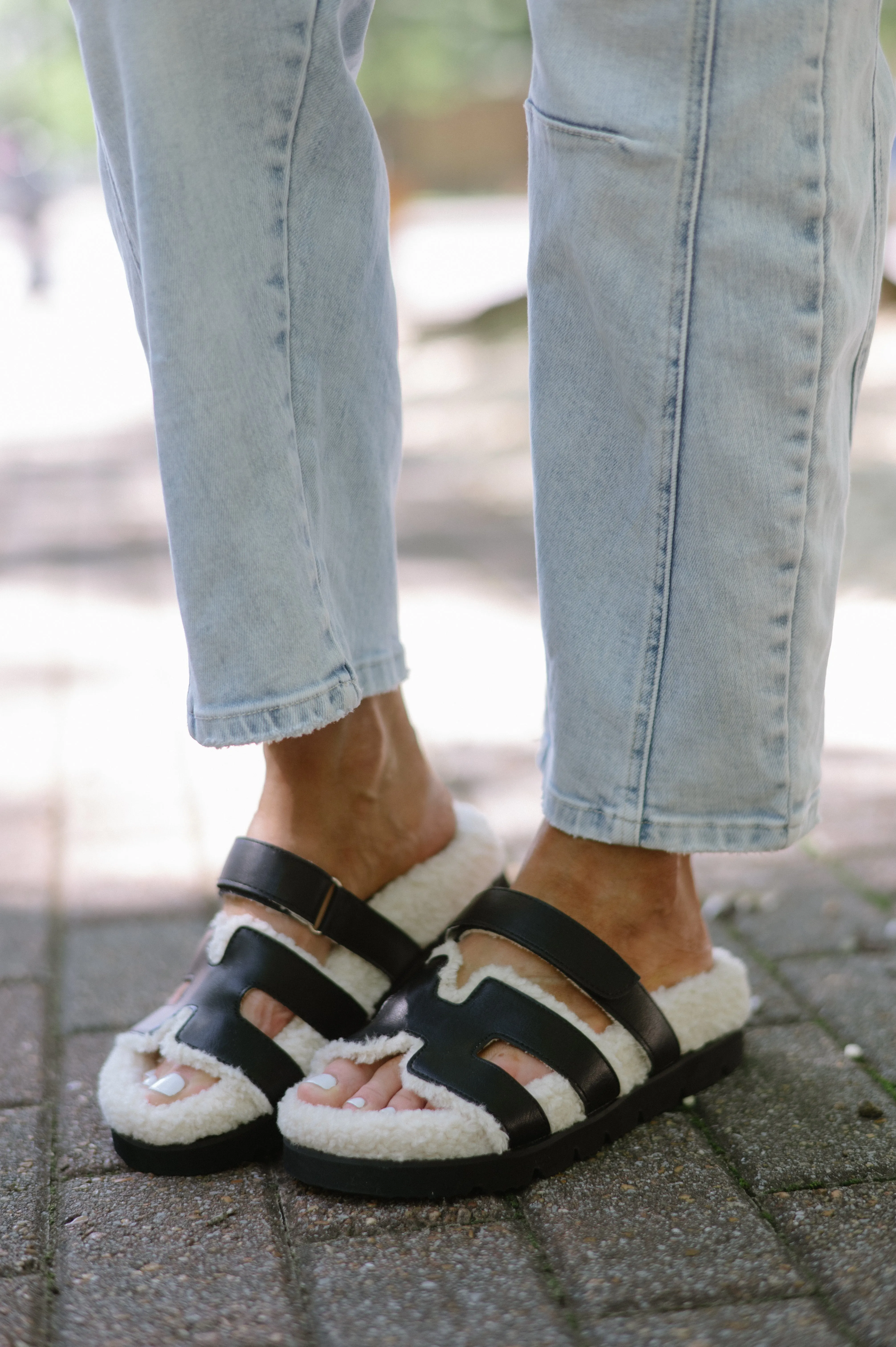 Alpine Sherpa Slippers-Black DOORBUSTER