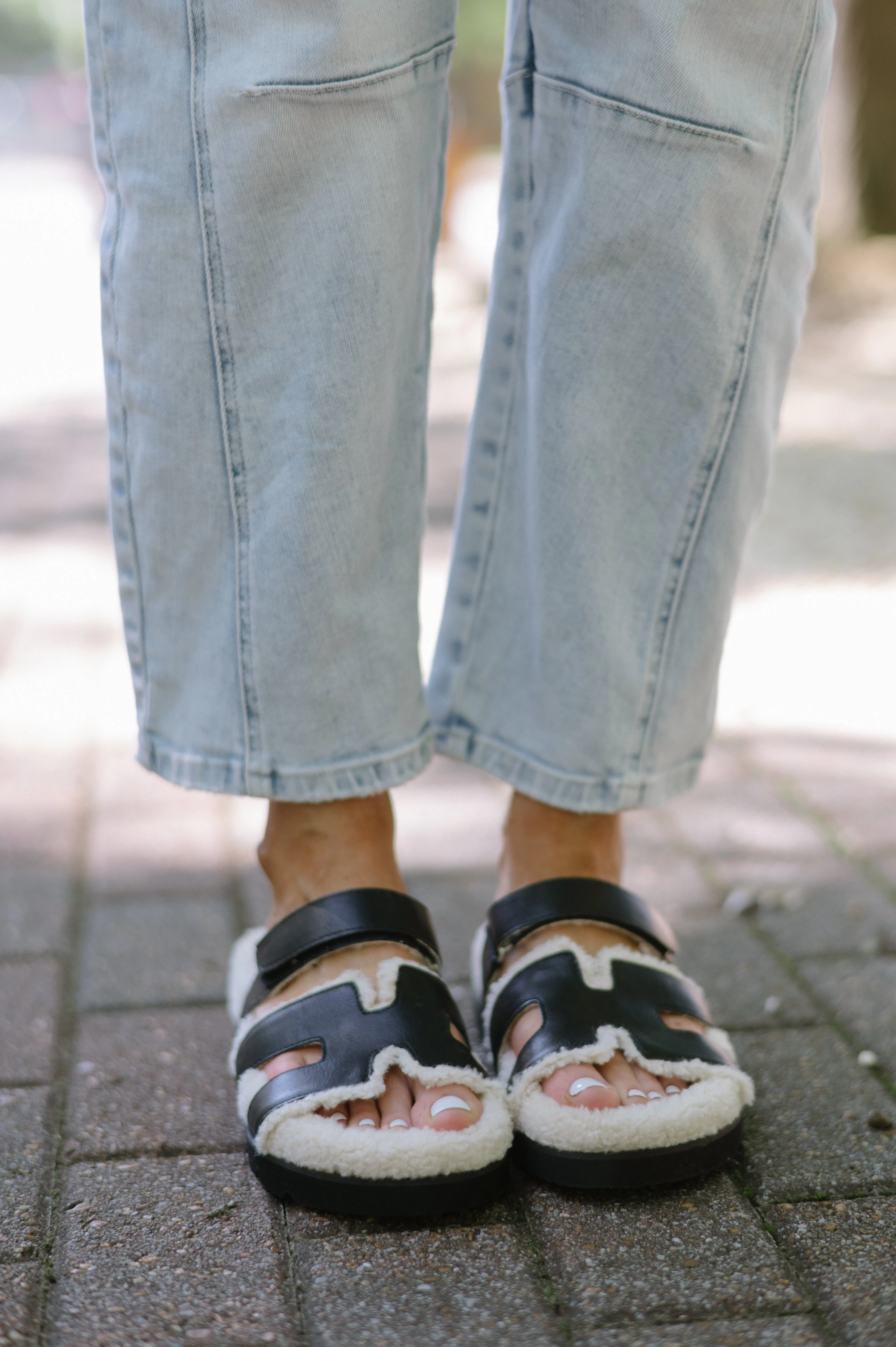 Alpine Sherpa Slippers-Black DOORBUSTER