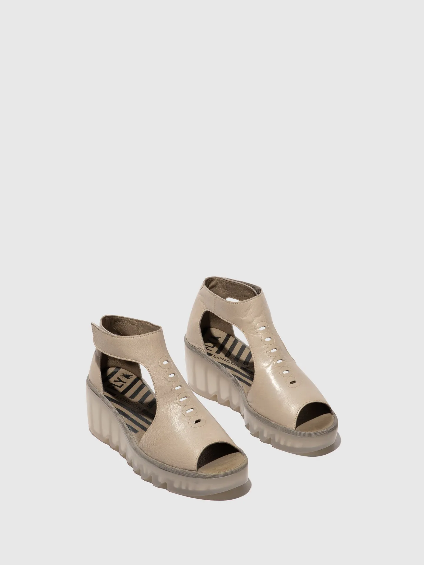 T-Strap Sandals BEZO306FLY CLOUD